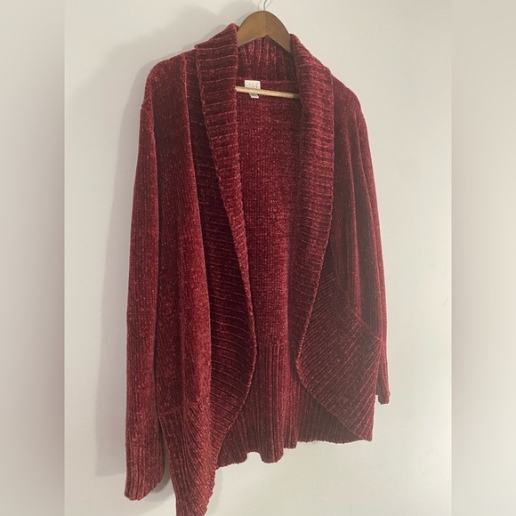 A new day - Ruby Red Soft Woven Cardigan - Picture 3 of 9